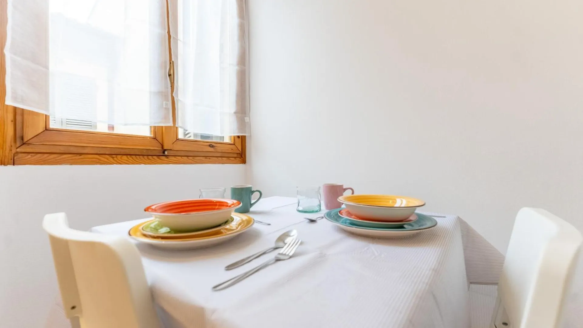 Apartment Ap12 Grazioso Appartamento In Centro Milan Italy